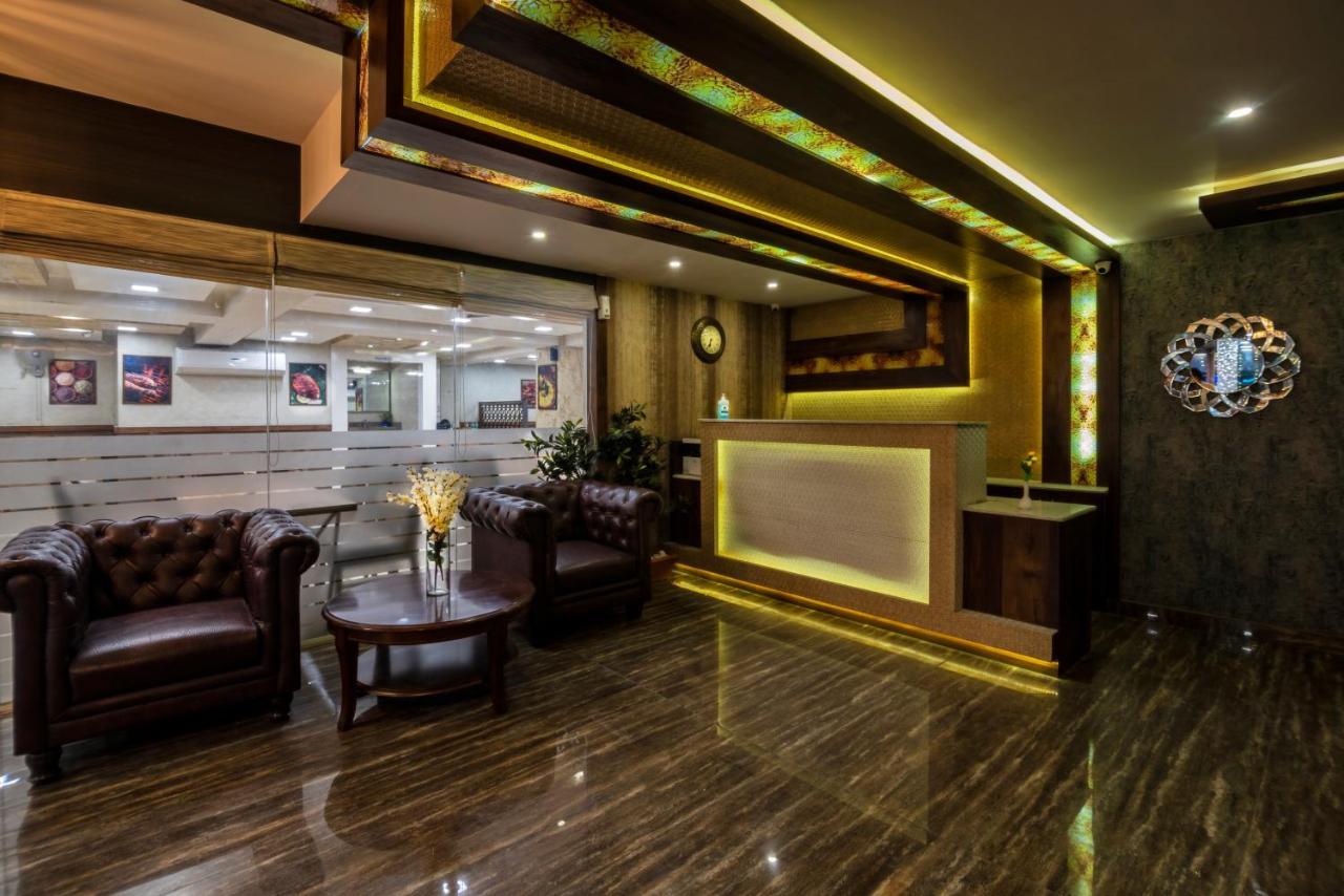 Hotel Monarch International Бенґалуру Екстер'єр фото
